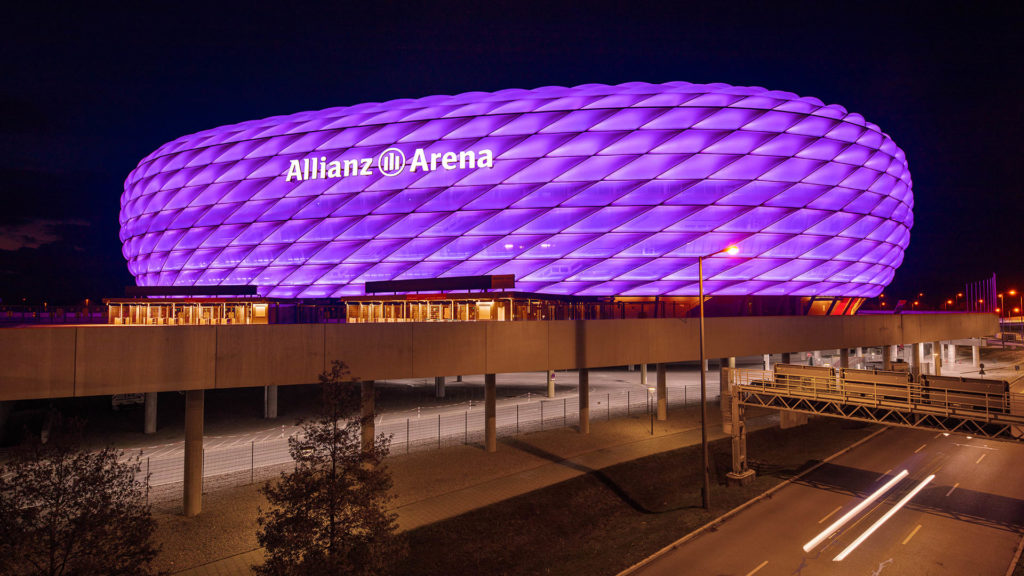 Allianz-Arena-the-he-vang-bong-da-viet-nam