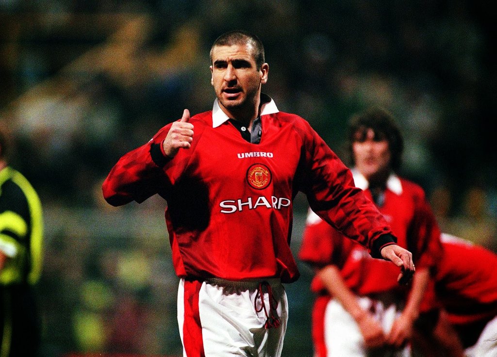 Eric-Cantona-mot-trong-nhung-cai-ten-khong-the-thieu-cua-doi-hinh-mu