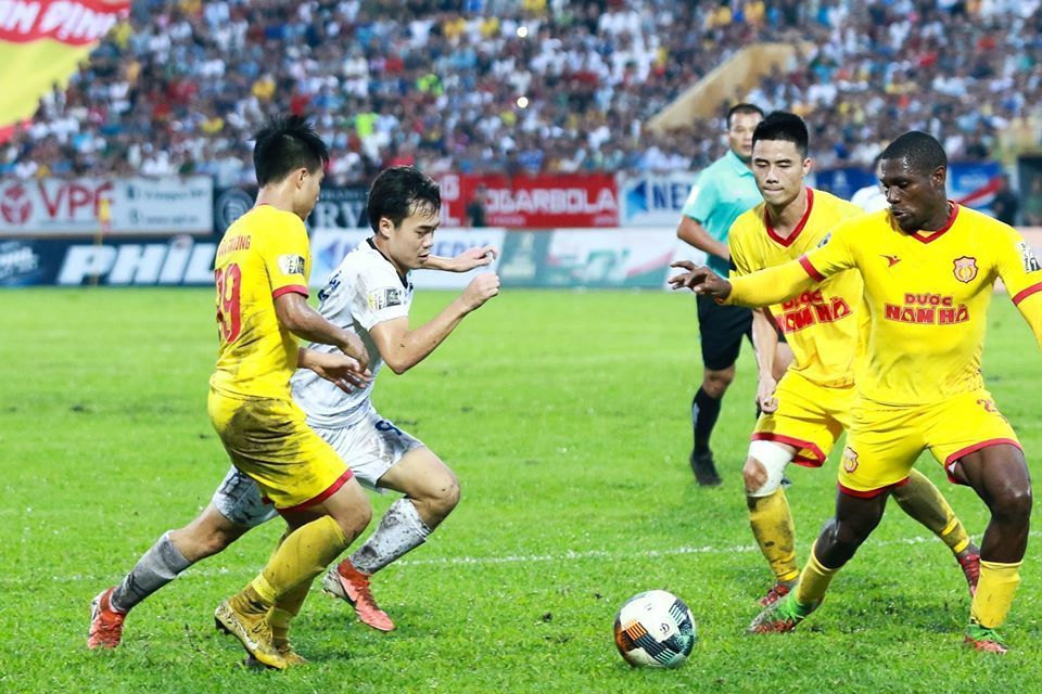 vi-sao-nam-dinh-hagl-luon-la-tran-mo-man-kinh-dien-cua-v-league-2022