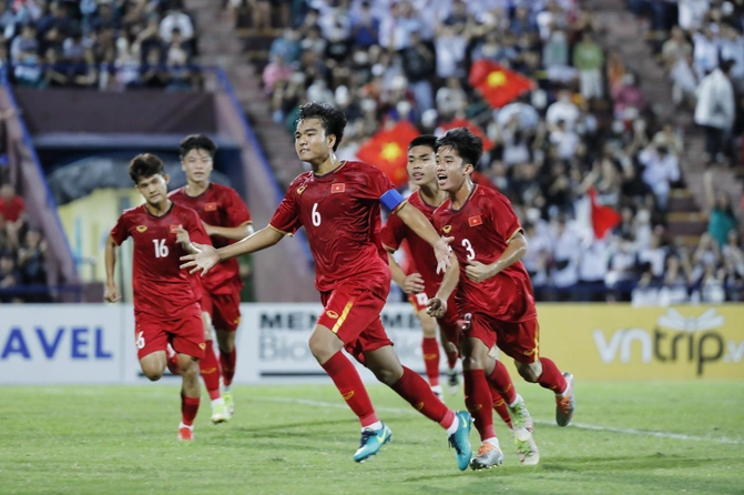 hang-thu-bat-bai-u17-viet-nam-duoc-afc-vinh-danh-nguoi-viet-qua-sieu