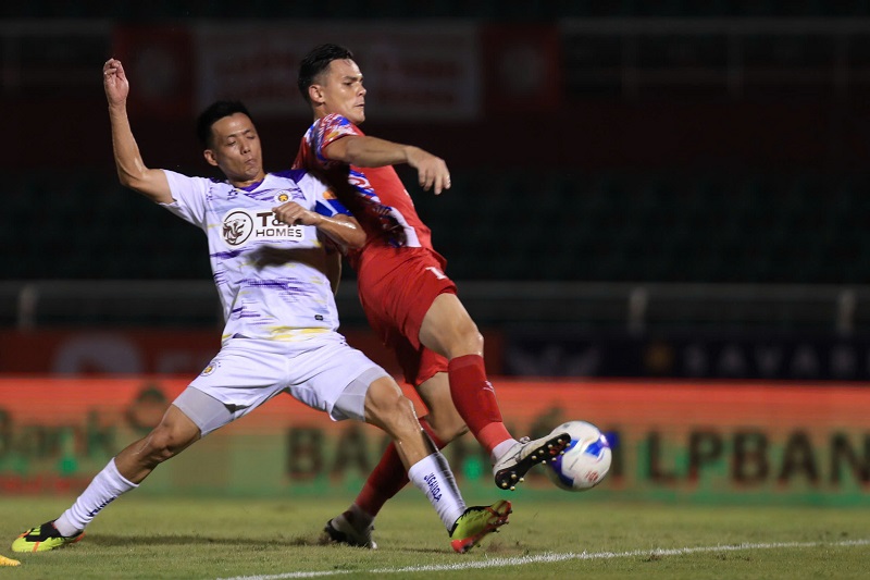 van-quyet-tuyen-bo-cung-sau-khi-can-bang-thanh-tich-ghi-ban-cua-cuu-tien-dao-le-cong-vinh